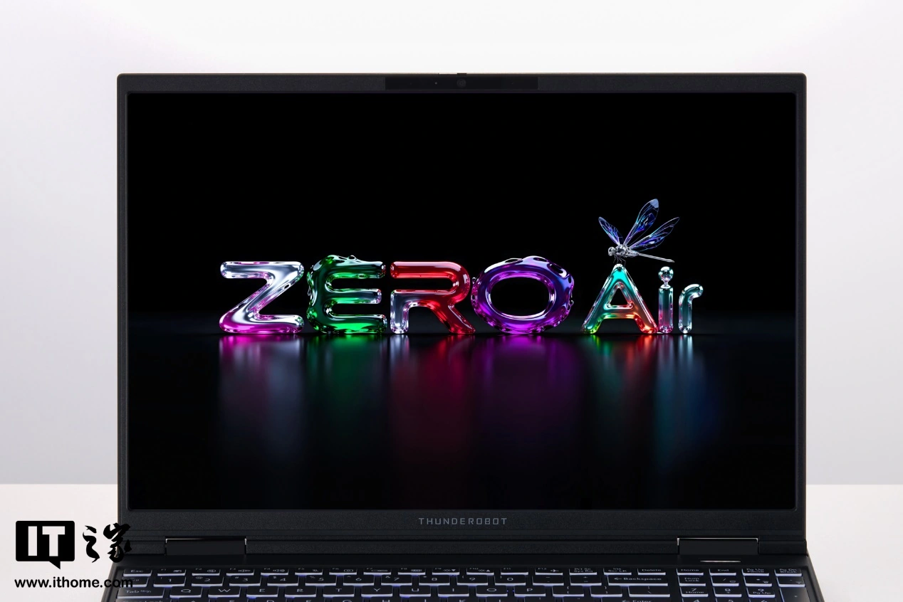 【IT之家开箱】雷神 ZERO Air 15 图赏:仅重 1.54kg 的 OLED 超竞屏轻薄游戏本 图片 10