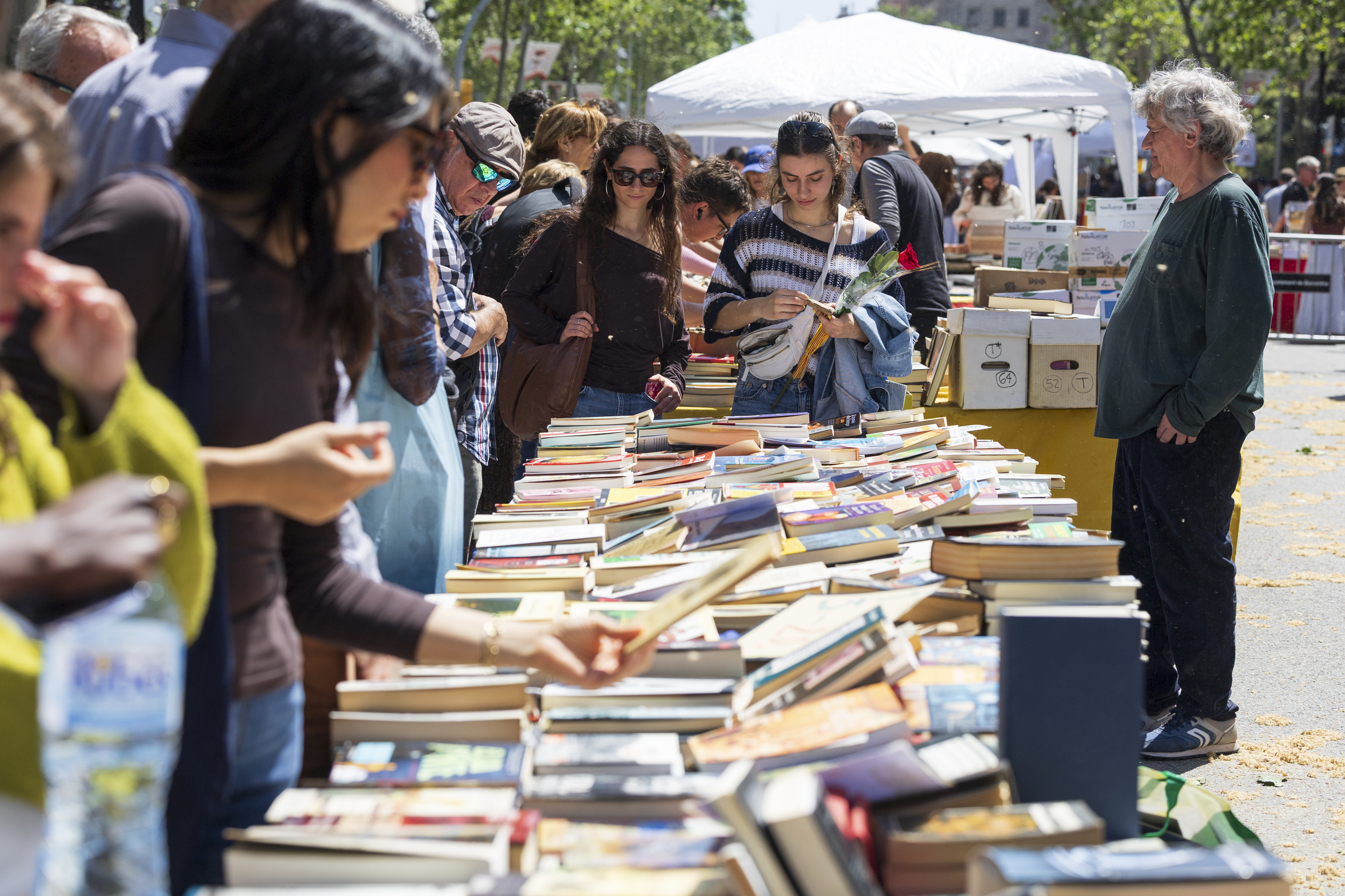 Uno de los expositores de venta de libros en el �ltimo Sant Jordi.