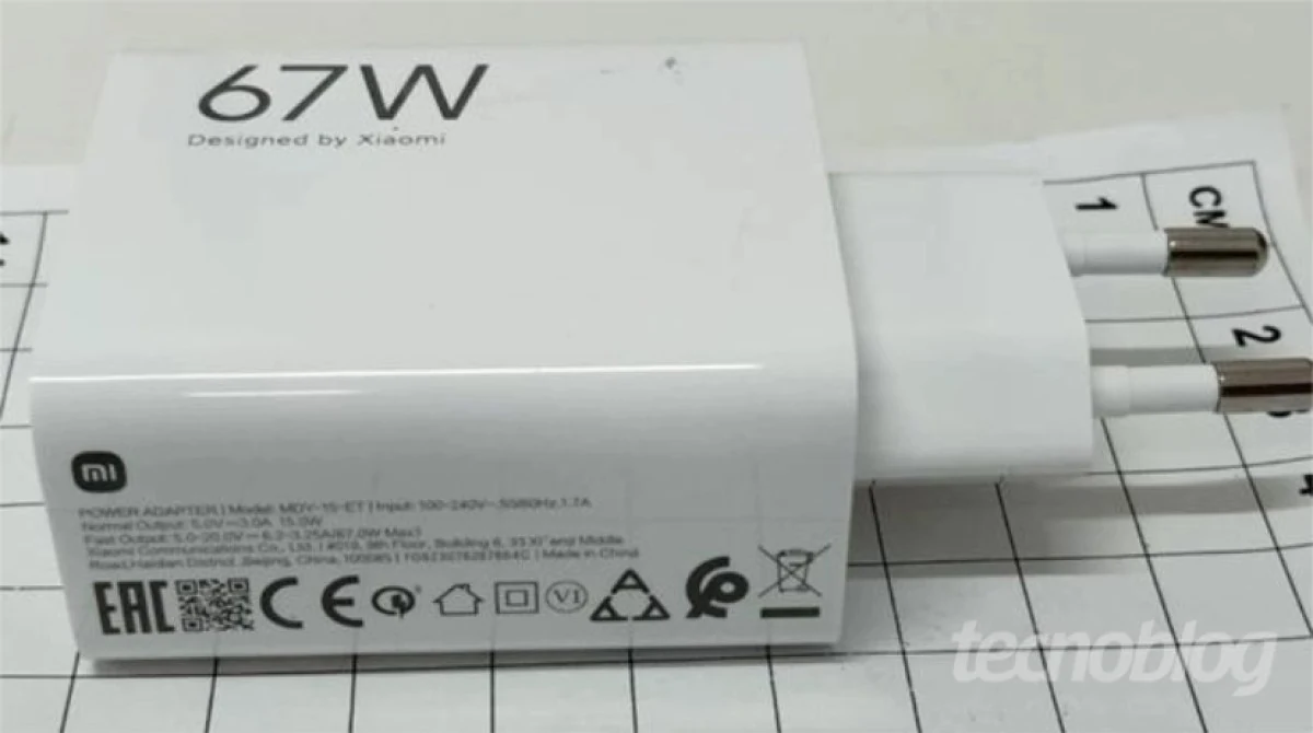 小米 17T 标准版手机外观曝光:天玑 8500 芯片、6500mAh 电池