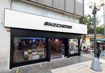 Skechers que son puro confort: anda como si pisaras sobre algodón y además ahorras hasta un 60%