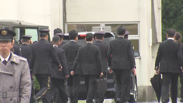 隊員死亡の駐屯地で葬送式　小泉防衛大臣も参列　日出生台演習場４人死傷事故　大分｜FNNプライムオンライン