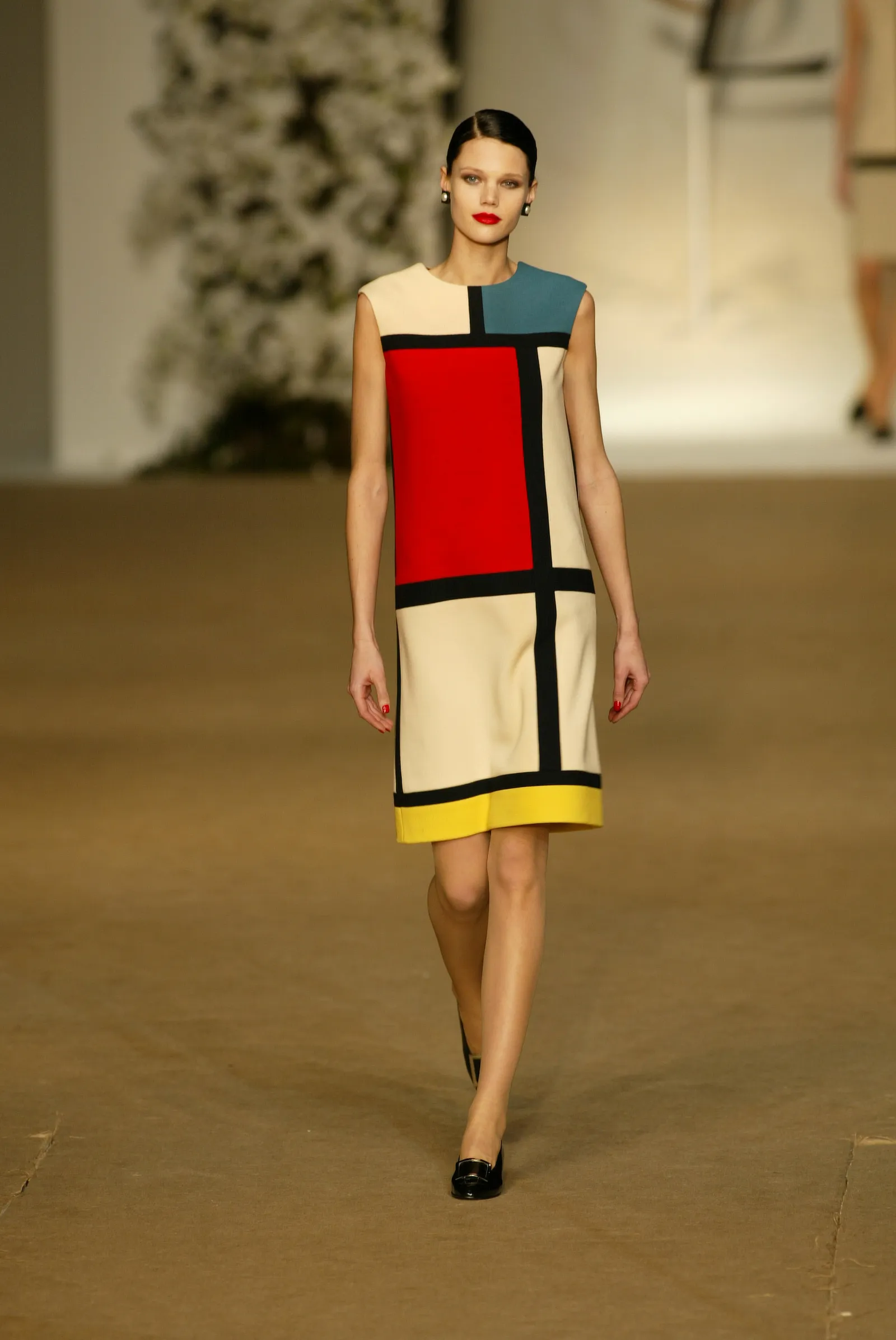 Yves Saint Laurent Couture 2002 Paris