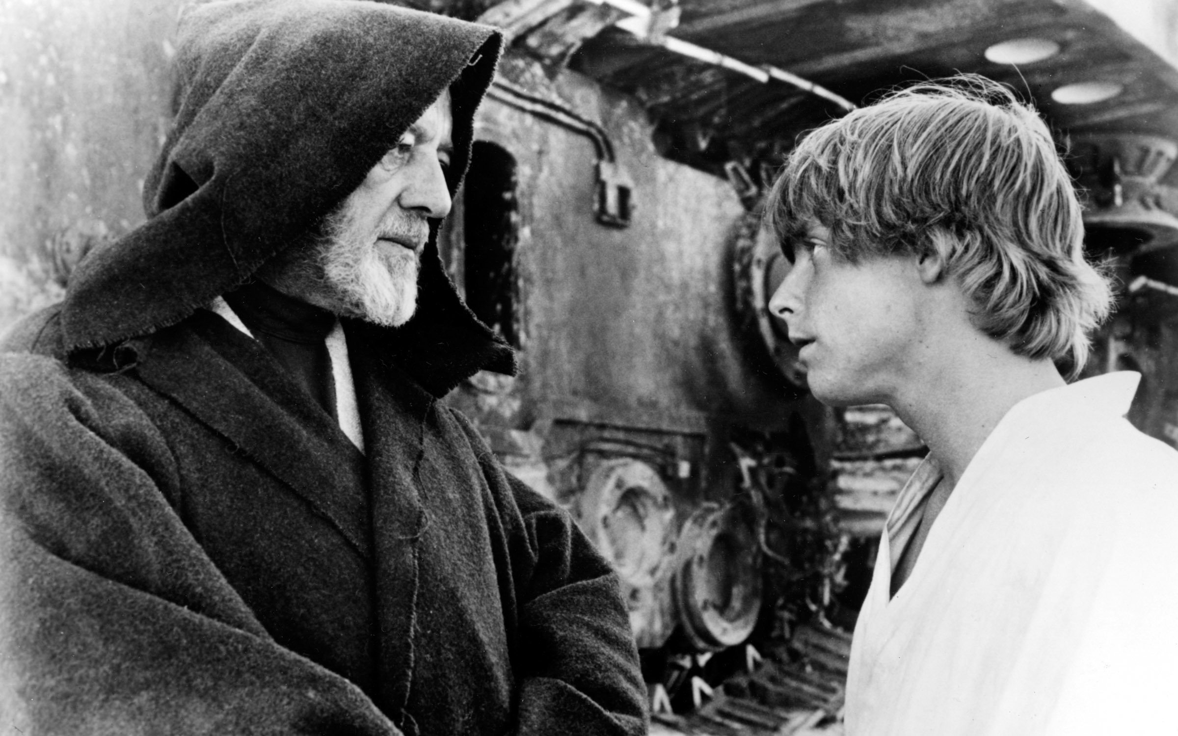 Alec Guinness en una escena de La guerra de las galaxias donde interpretaba a Obi-Wan Kenobi.