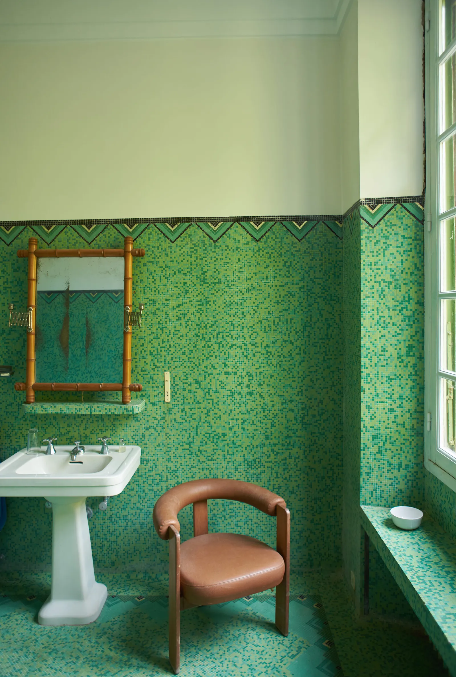 A bathroom at Villa Magnan.