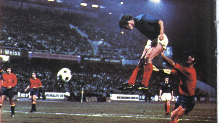 Imagen del partido entre Espa�a y Yugoslavia en Frankfurt.