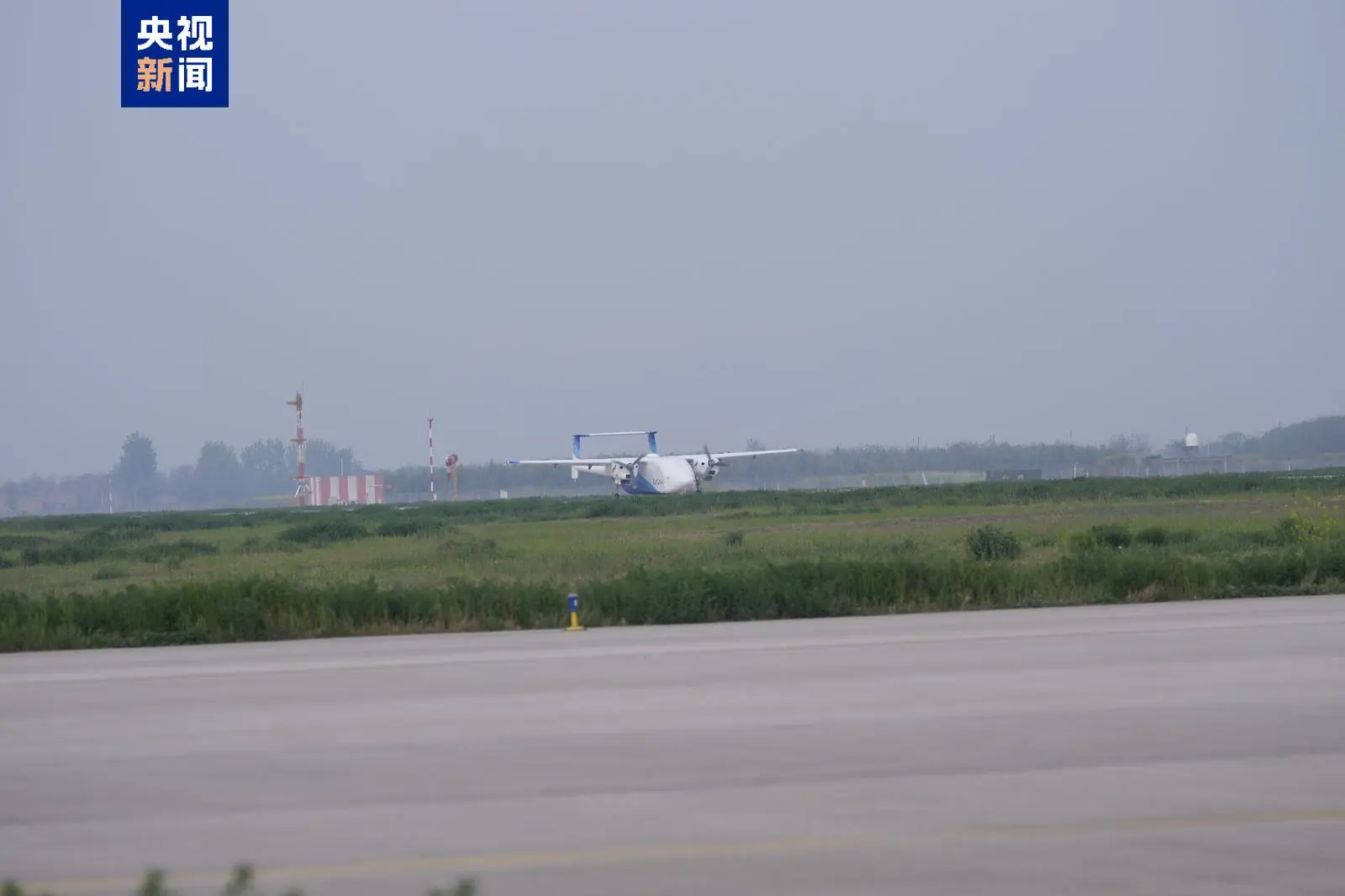 我国自主研发“无人飞行卡车”HH-200 首飞成功
