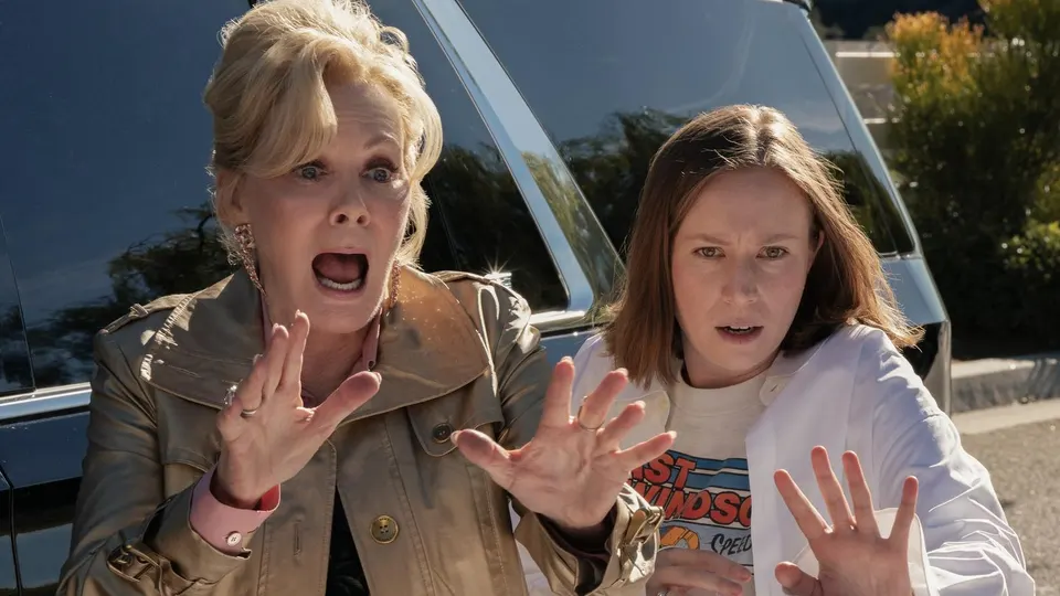 Jean Smart and Hannah Einbinder in "Hacks."