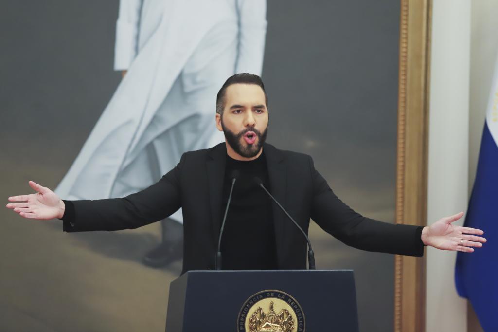 El presidente salvadore�o Nayib Bukele durante una conferencia de prensa en San Salvador.