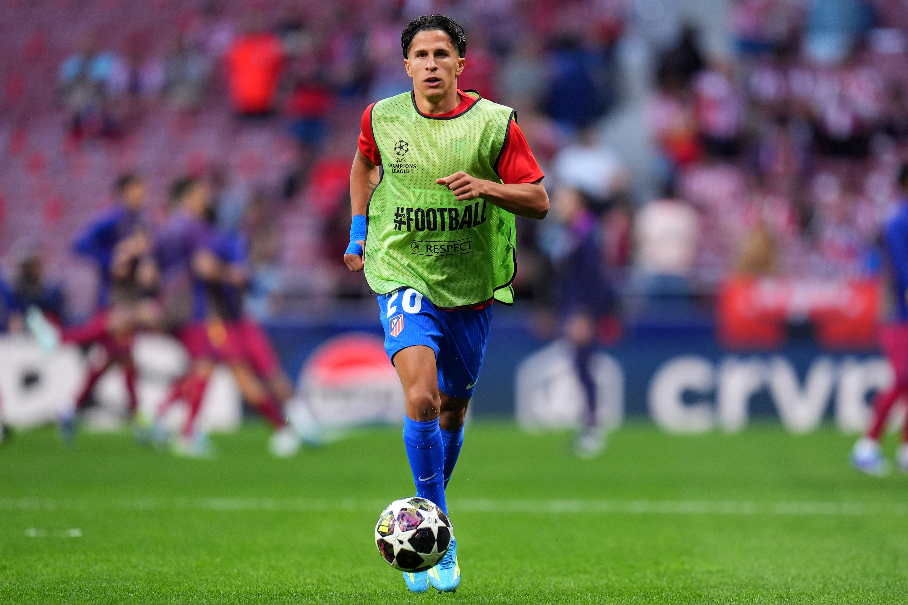 Giuliano, en el calentamiento de un partido con el Atl�tico.