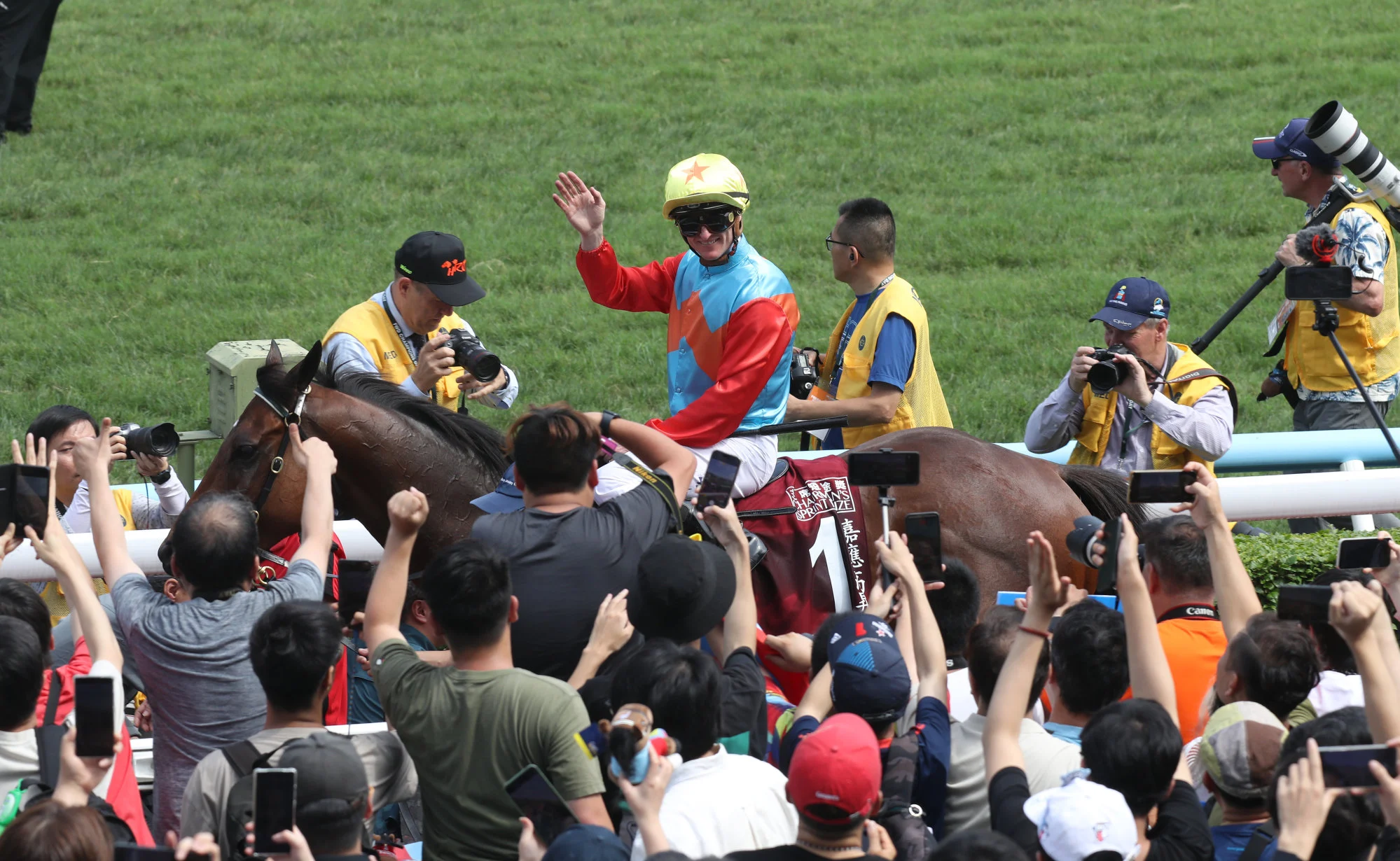 Ka Ying Rising takes in the acclaim of the Sha Tin crowd.