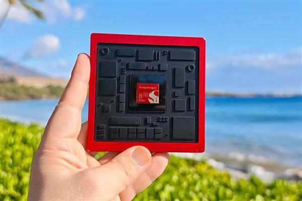 泄露用户隐私!曝某AI助手将B用户简历发给A用户;苹果更换CEO原因曝光;微信宣布5国可用微信支付;航旅纵横「崩」了一天,借钱功能却正常