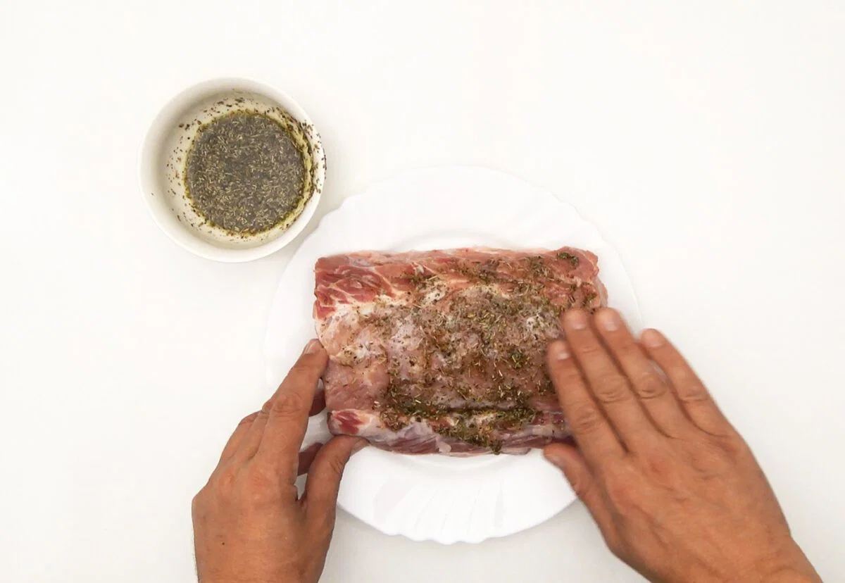 Cinta de lomo con especias y a la sal. Una receta fácil paso a paso