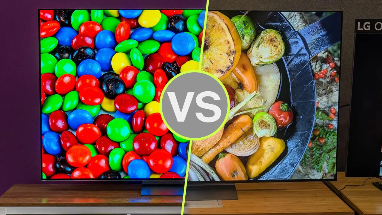 A comparison photo between the Google Pixel Fold and Samsung Galaxy Z Fold 4