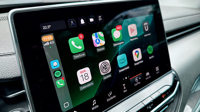 CarPlay applications on a car's multimedia center