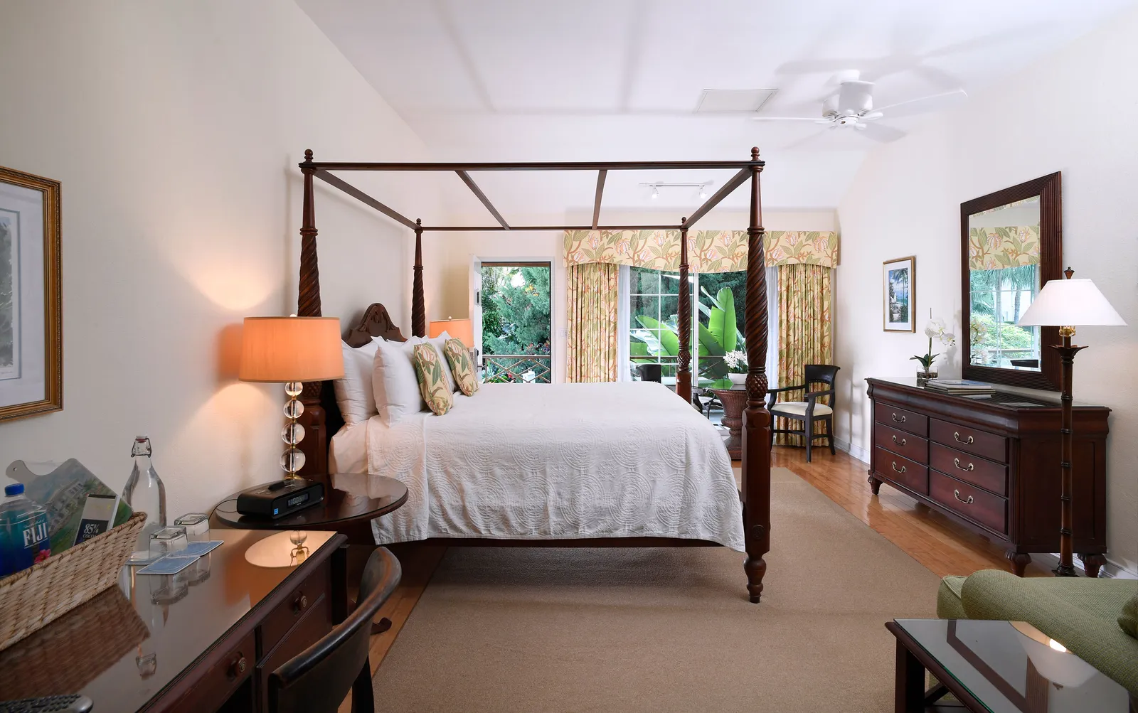 This image may contain Room Bedroom Indoors Interior Design Flooring Furniture Dorm Room and Wood