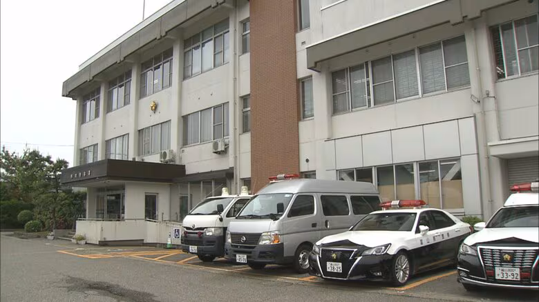 早朝の雨の中、一人で震える2歳児をフィリピン人実習生が救う 民家に駆け込み「助けてください」 家にいないことに気づき捜索中だった母親と無事再会果たす|FNNプライムオンライン