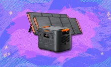 Jackery HomePower 3000 with solar panels