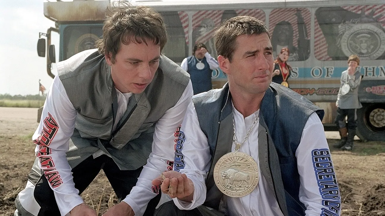 Idiocracy, foreground: Dax Shepard, Luke Wilson, 2006.