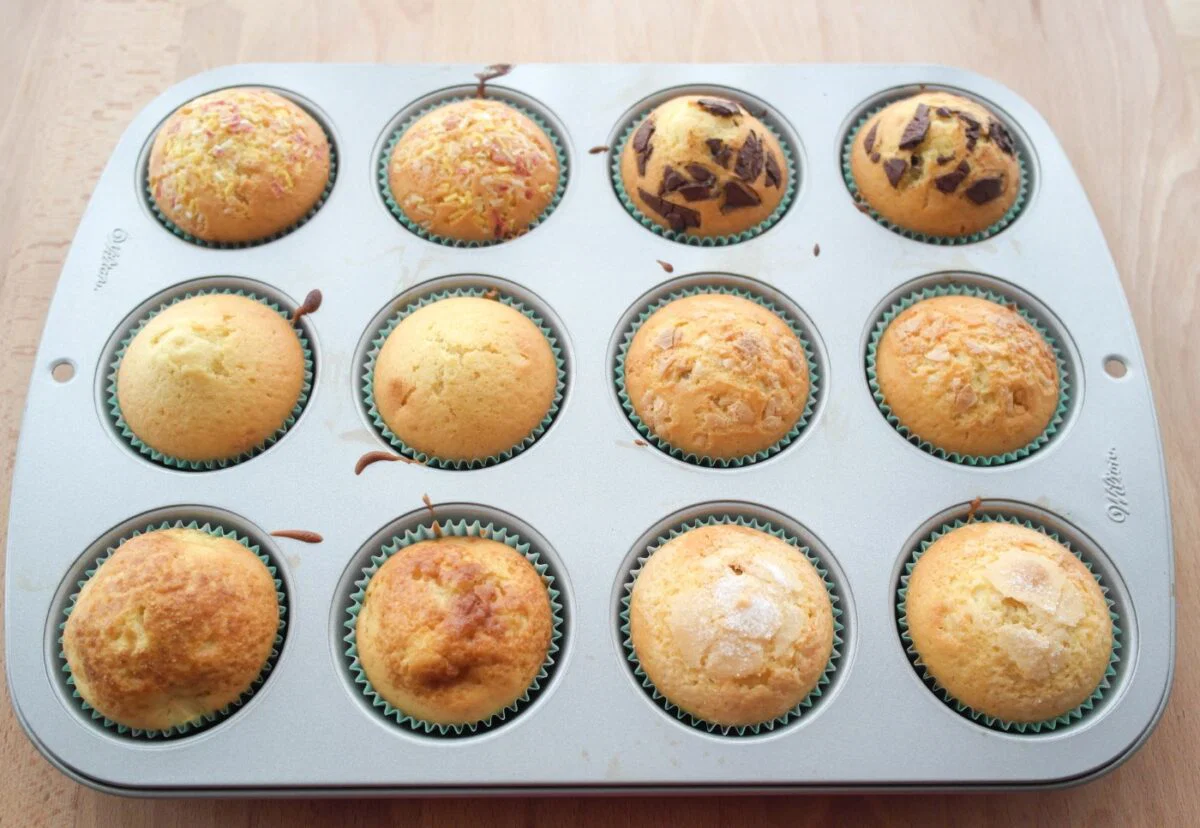 Magdalenas rellenas con varios rellenos. Un postre muy sencillo