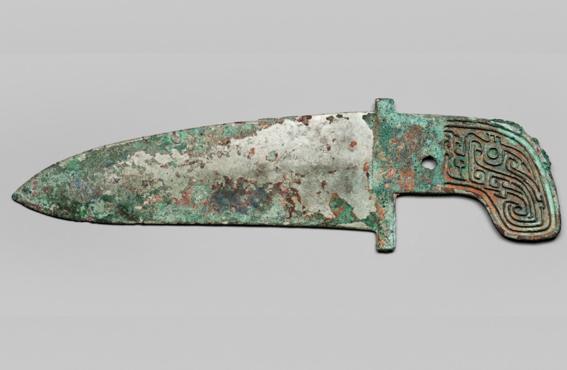 Dagger-Axe (ge), Shang dynasty (1600 - 1046 BCE). Artist Unknown.