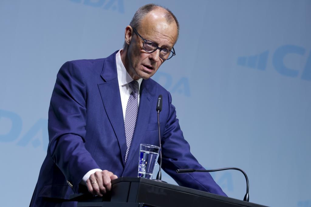 EEl canciller de Alemania, Friedrich Merz, en una conferencia