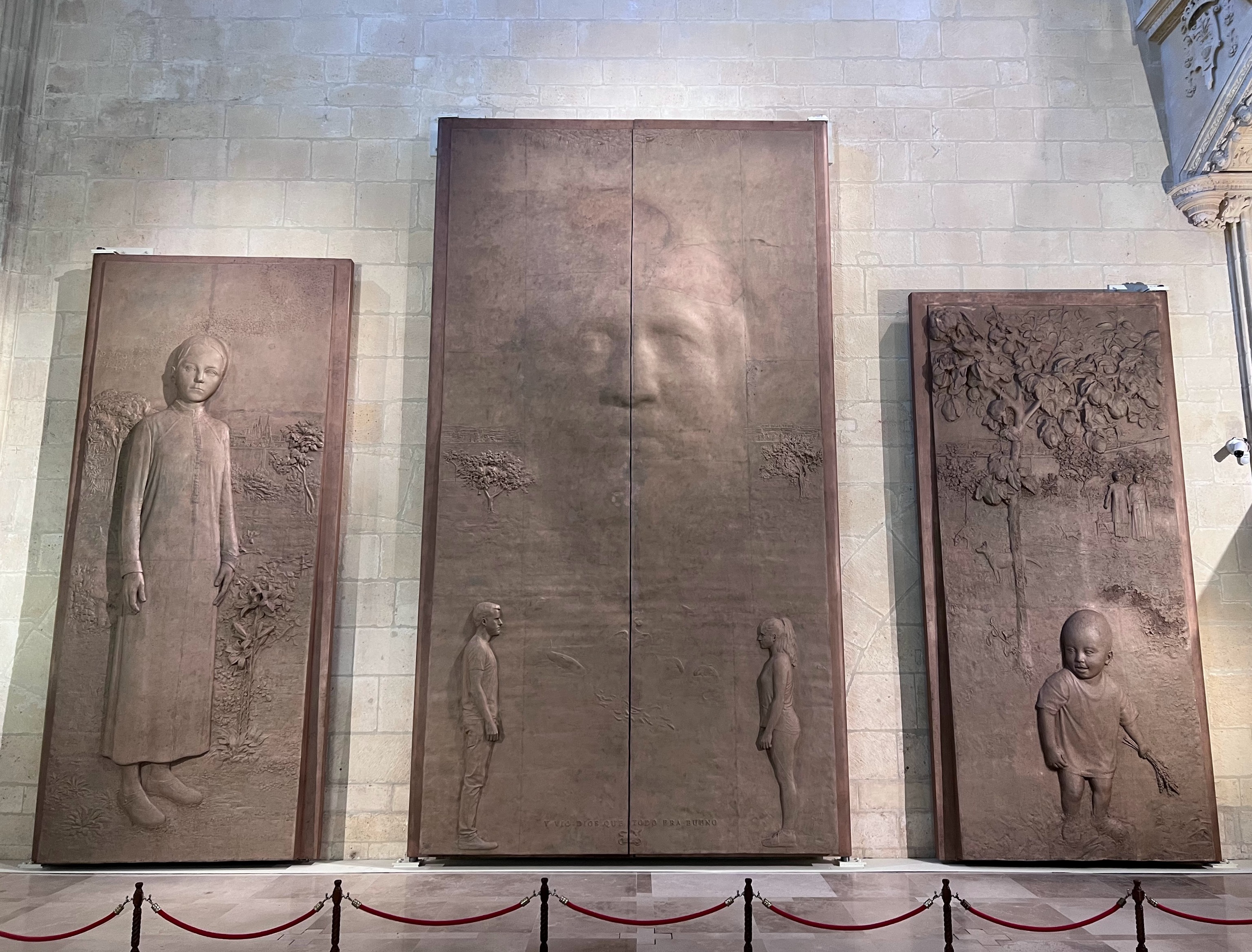 Las puertas de Antonio L�pez expuestas en el museo catedralicio.