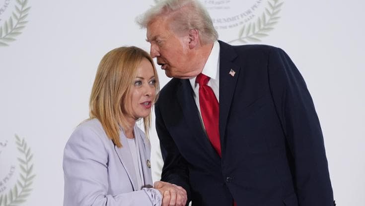 Meloni si allontana da Trump ma a guidarla sono i numeri dei sondaggi