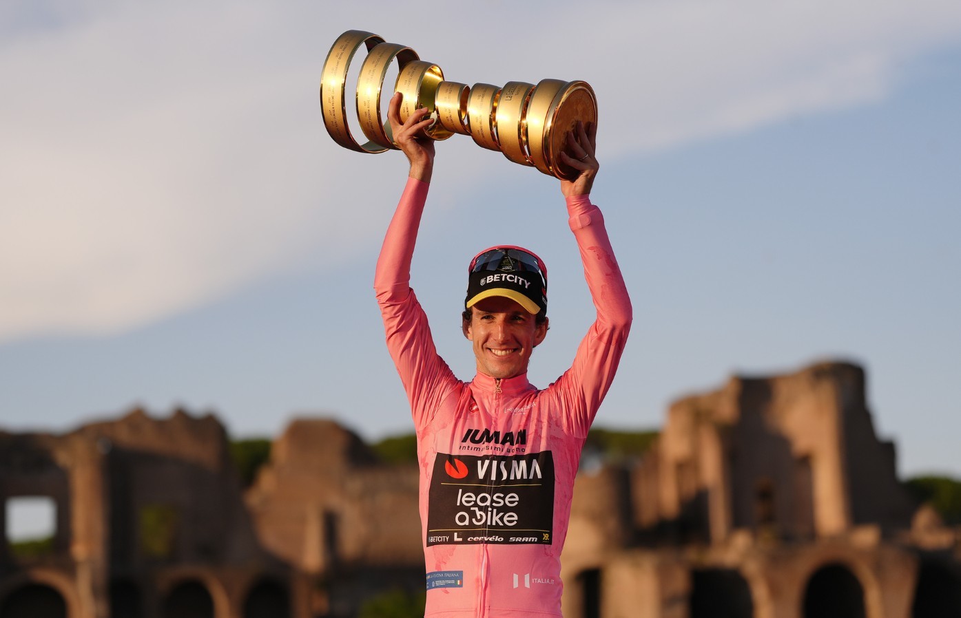Simon Yates, ganador del Giro 2025.