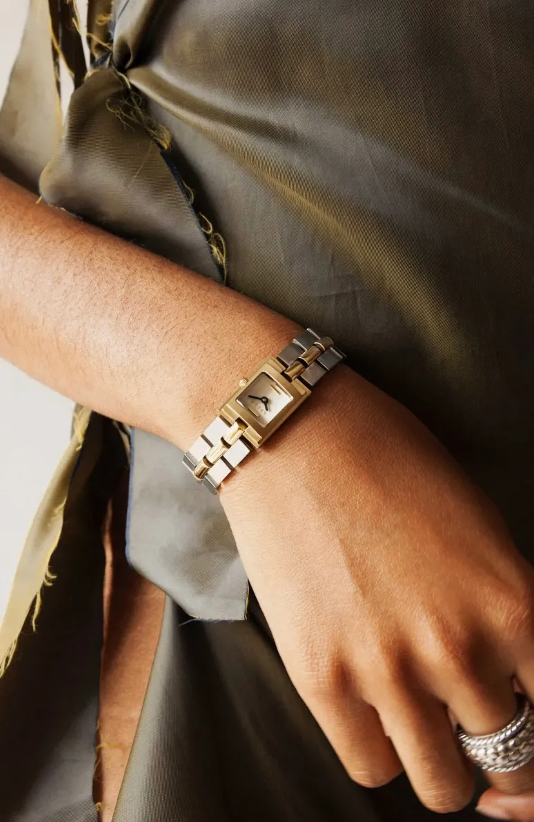 Best Mother's Day Gifts 2026: Buy Luxury Gifts for Mom Online Guide
