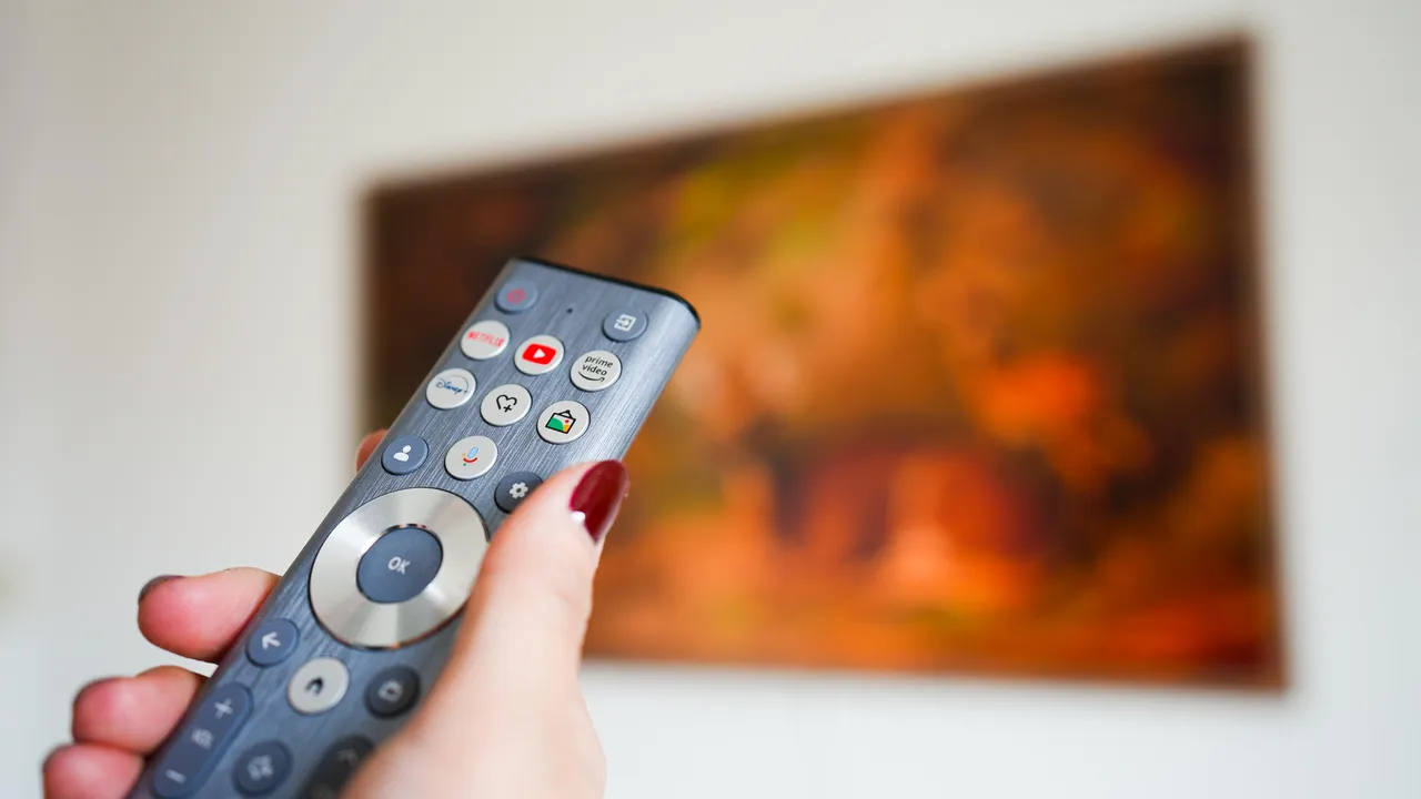 Hisense Canvas TV S7 Series