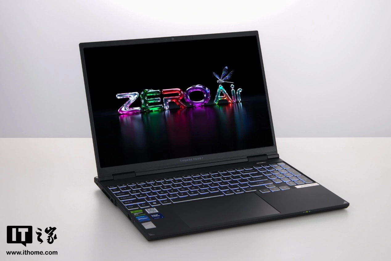 【IT之家开箱】雷神 ZERO Air 15 图赏:仅重 1.54kg 的 OLED 超竞屏轻薄游戏本 图片 8