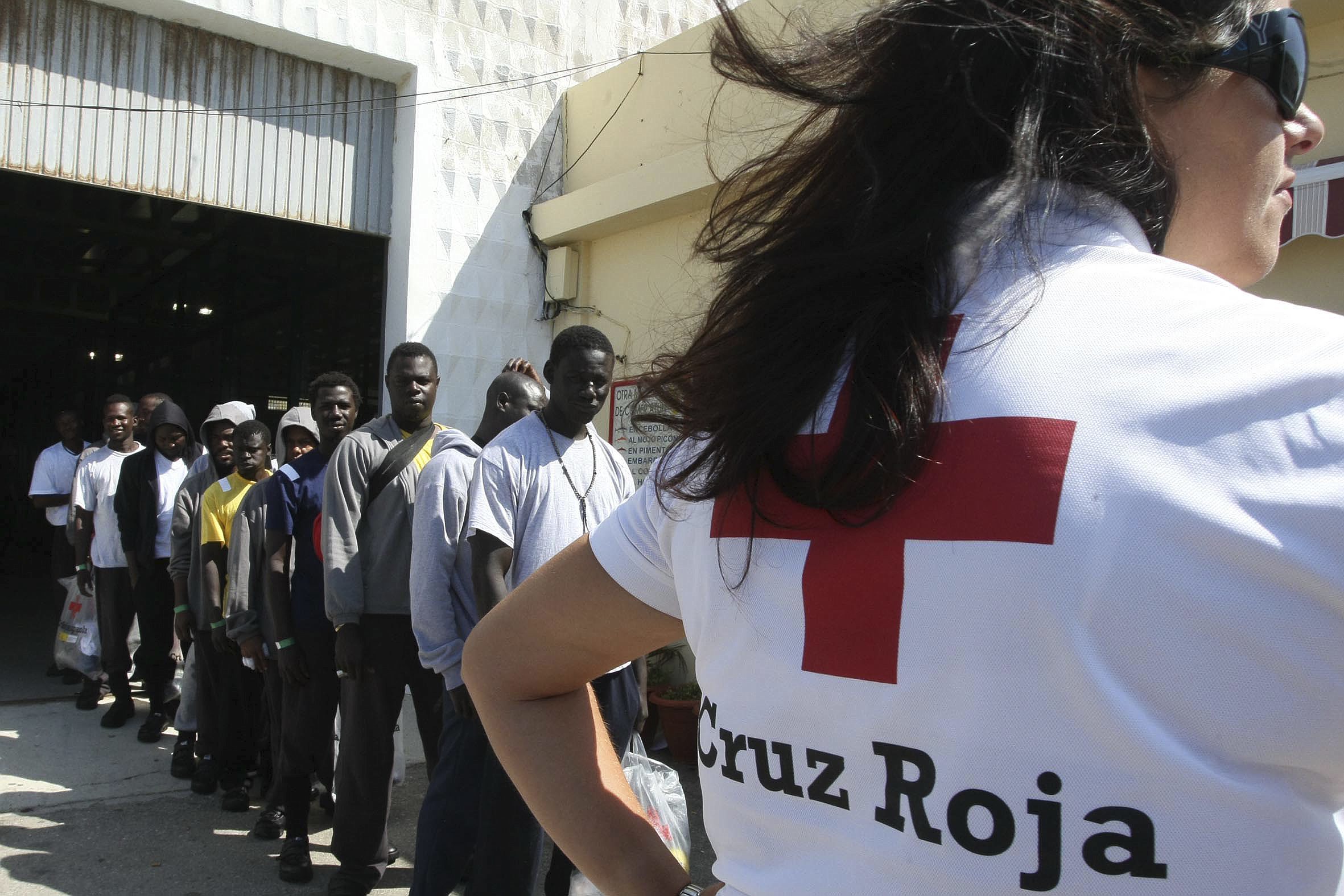 Un grupo de inmigrantes subsaharianos en Algeciras en una imagen de archivo.