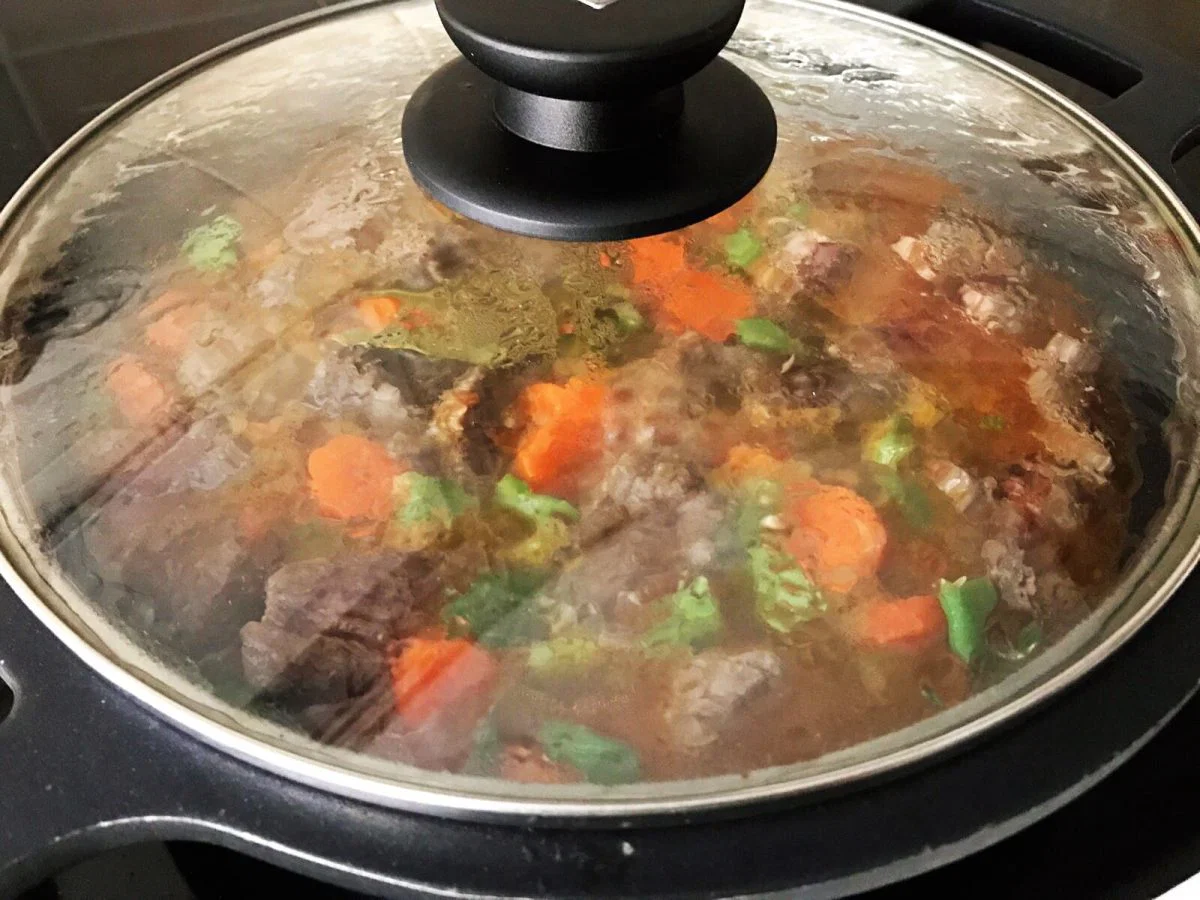 carne guisada con patatas paso 16