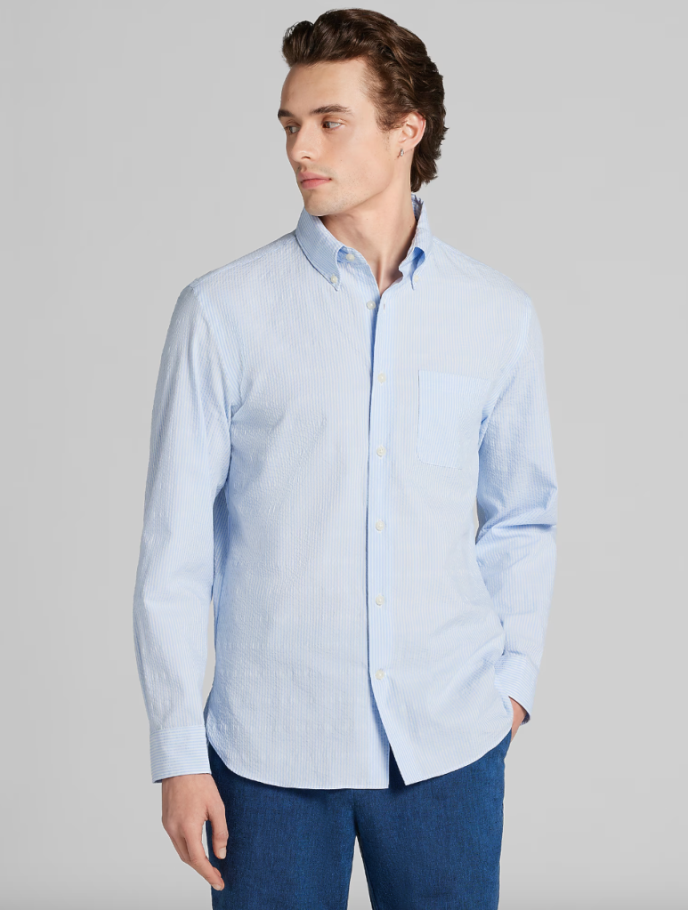 Best Travel Clothing: A Packing List for Men & 10 Pieces to Buy