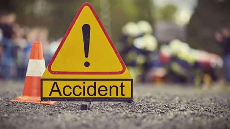 Two injured in late-night motorcycle collision on Guwahati’s Zoo Road, rider flees Two injured in late-night motorcycle collision on Guwahati’s Zoo Road, rider flees