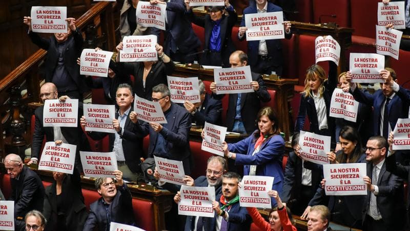 <p>La protesta delle oppisizioni alla Camera</p>
