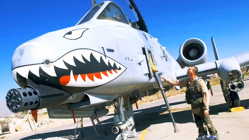 アメリカ軍はA-10攻撃機、通称「ウォートホッグ」を退役させるつもりはなさそうだ。