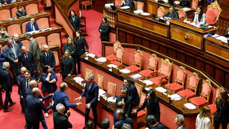 <p>La vicepresidente del Senato Licia Ronzulli (FI) contestata dai senatori dell’opposizione durante la discussione sul decreto sicurezza</p>
