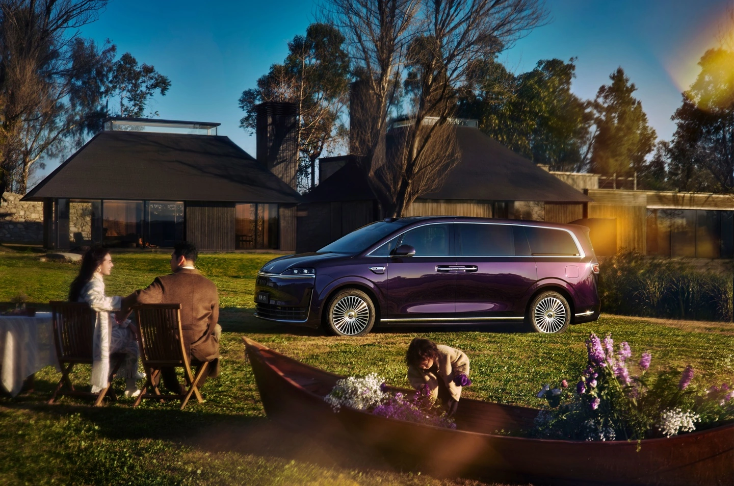 赵长江称智界 V9 会做大 MPV 蛋糕:让顶级的价值物超所值,是我们的追求
