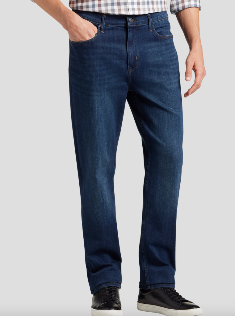 Best Travel Clothing: A Packing List for Men & 10 Pieces to Buy