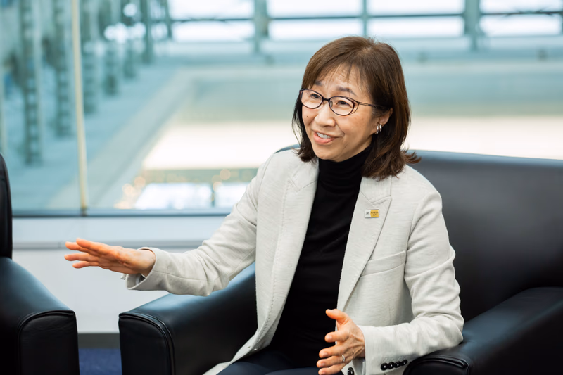 WEリーグ 理事の村松邦子さん。企業で長年ダイバーシティ推進を担当。2021年WEリーグ開幕当初より理事を務める。クラシエとのコラボDE&I研修に向けて企画から参画し、当日のトークセミナーに登壇した。