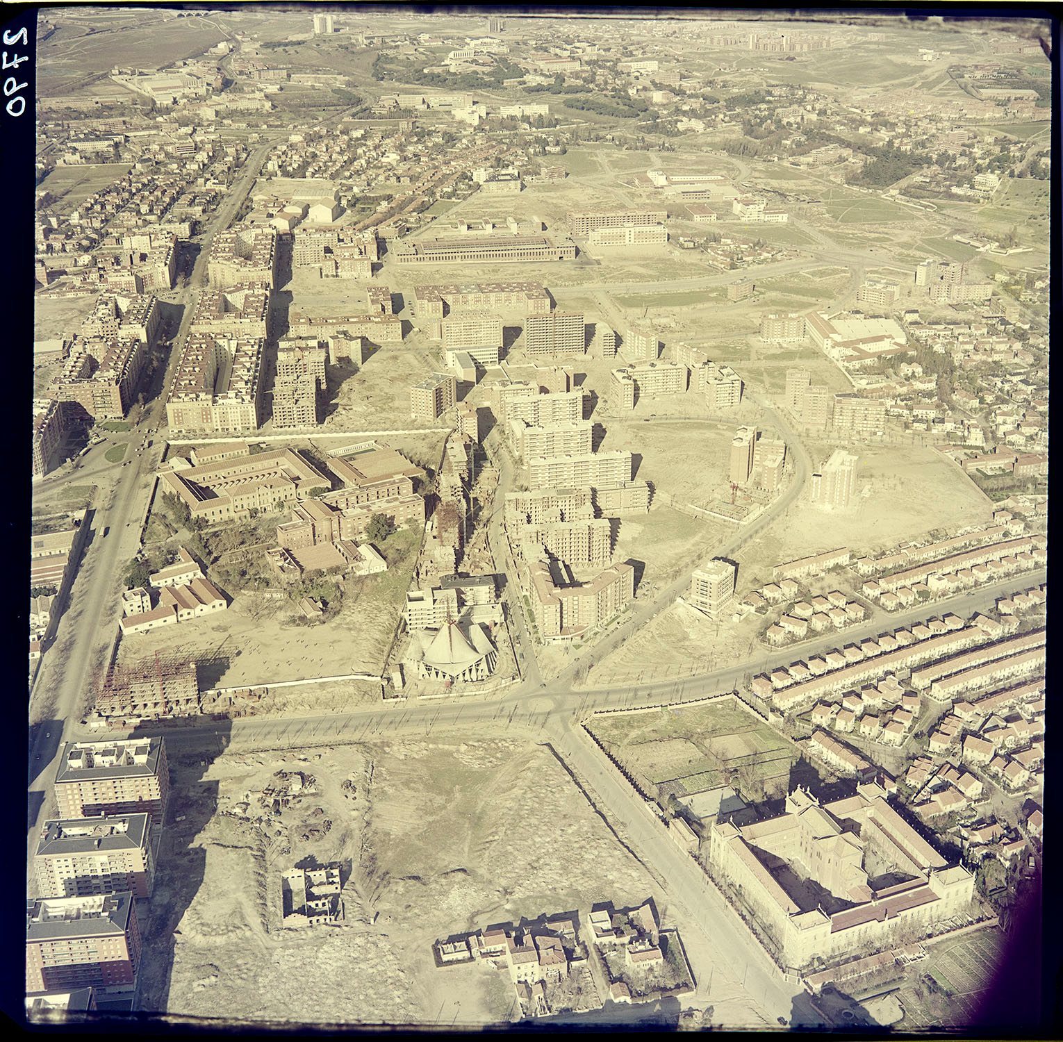 Vista de la zona norte de Chamart�n, con la finca que ser�a el actual Parque Berl�n abajo.