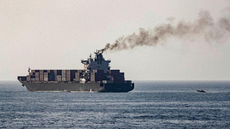 Tutti i misteri della nave iraniana catturata dagli Stati Uniti: “Era carica di armi cinesi”