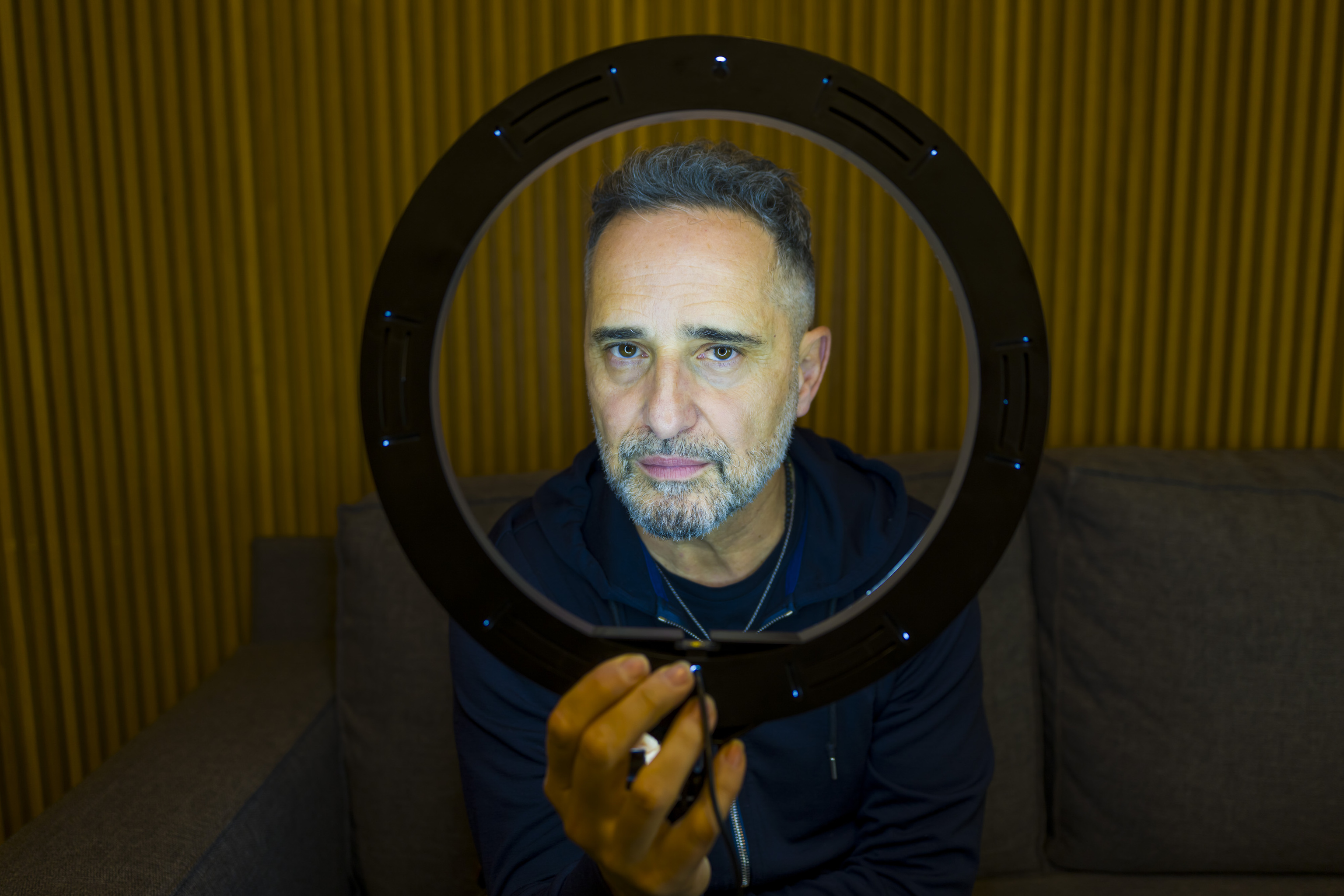 Jorge Drexler posa para la entrevista.