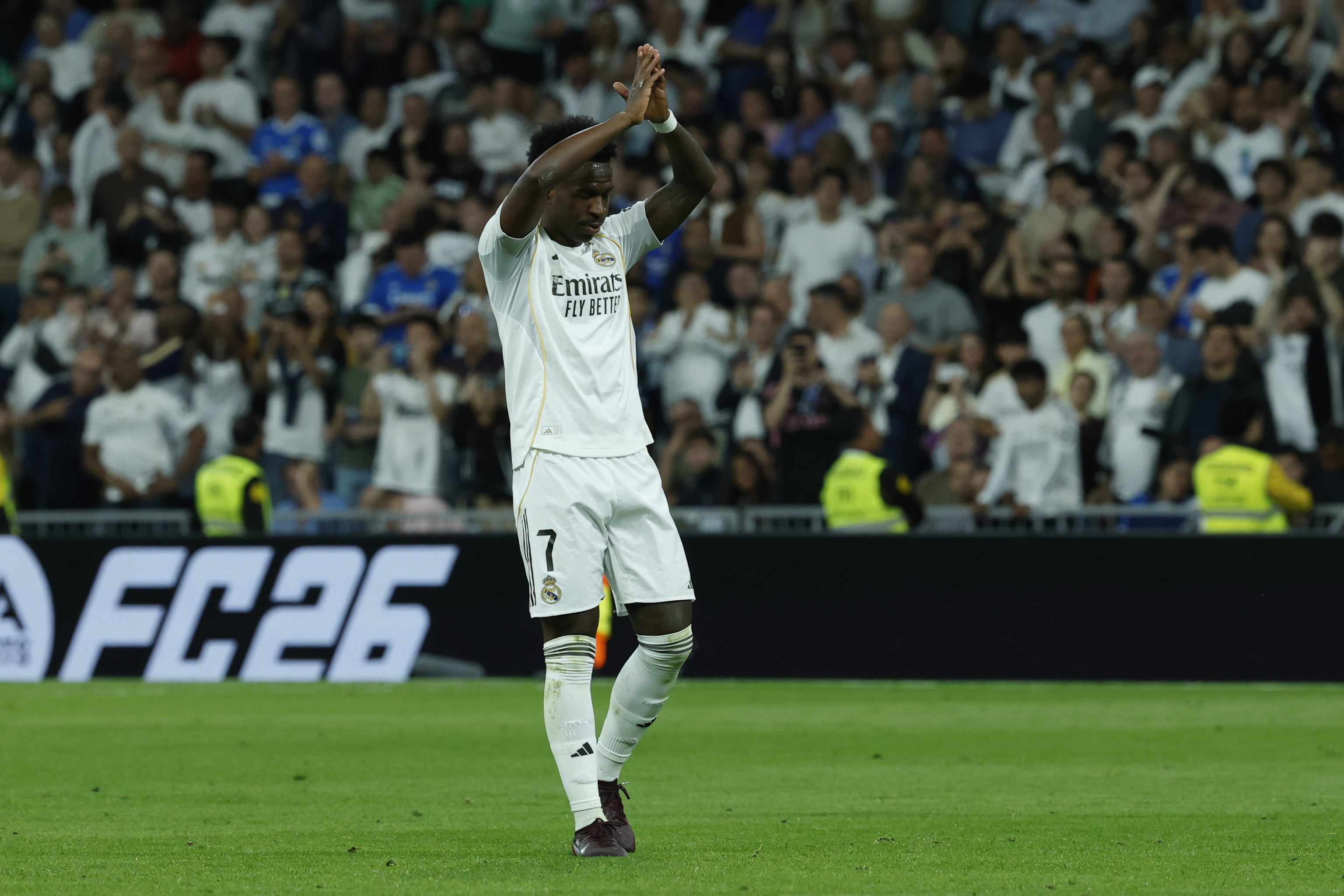 Vinicius pide perd�n al Bernab�u.