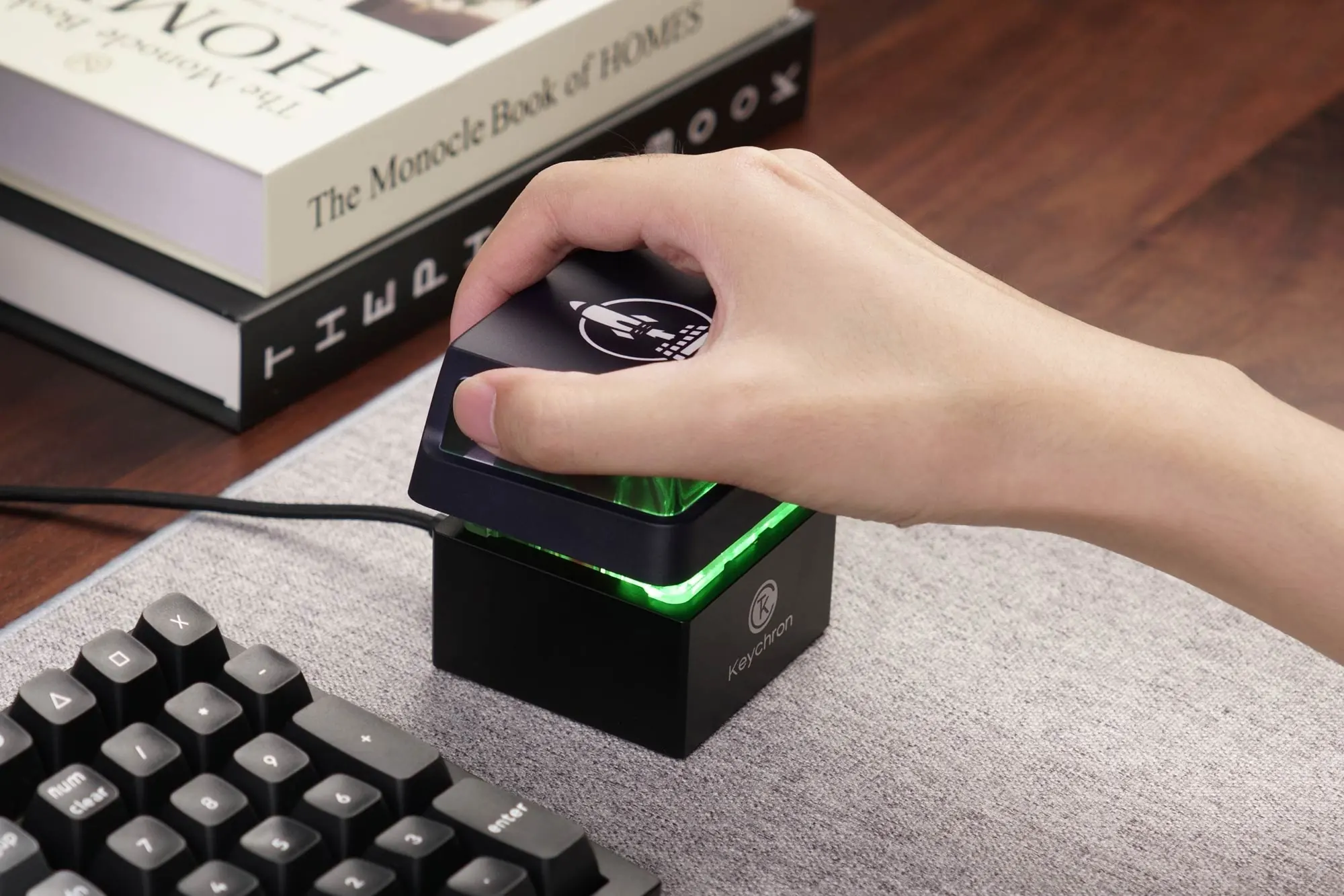 Keychron 推出 4× 单键巨轴键盘 Q0 Mini 8K,支持 8000Hz 回报率
