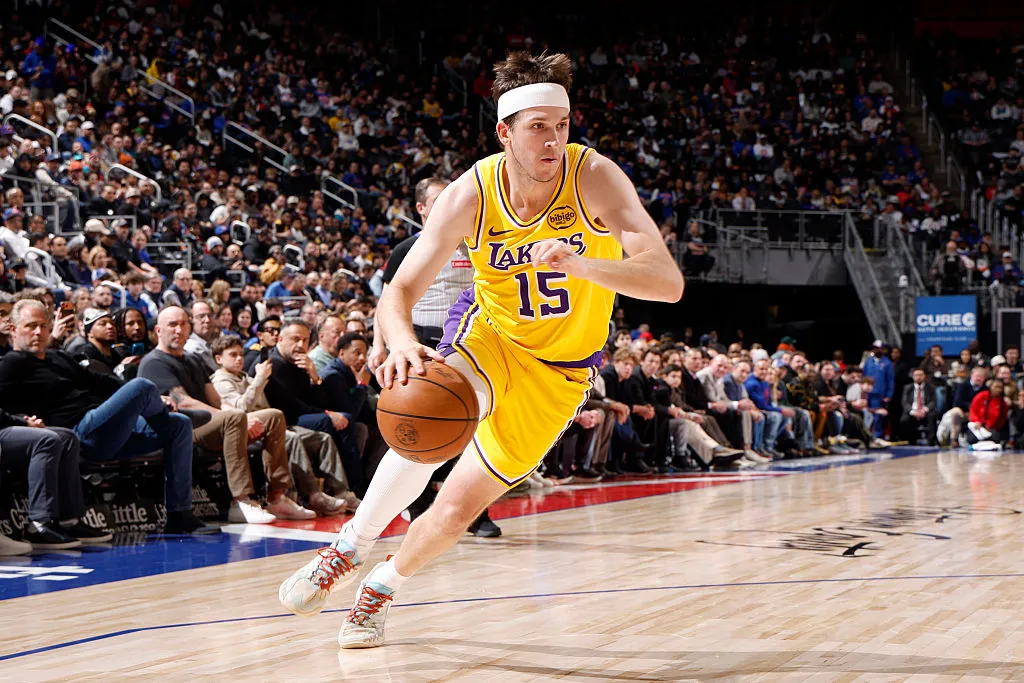 DETROIT, MI - MARCH 23: Austin Reaves #15 of the Los Angeles Lakers drives to the basket during the game against the Detroit Pistons on March 23, 2026 at Little Caesars Arena in Detroit, Michigan. NOTE TO USER: User expressly acknowledges and agrees that, by downloading and/or using this photograph, User is consenting to the terms and conditions of the Getty Images License Agreement. Mandatory Copyright Notice: Copyright 2026 NBAE (Photo by Brian Sevald/NBAE via Getty Images)