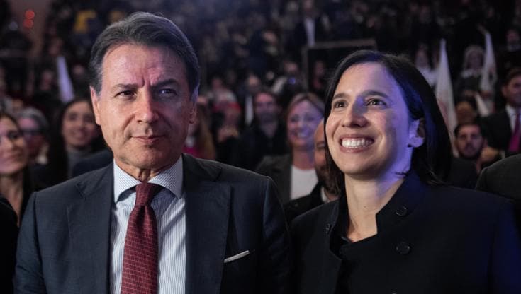 Da vent'anni il centrosinistra ha sostituito la politica con un trucco: le primarie
