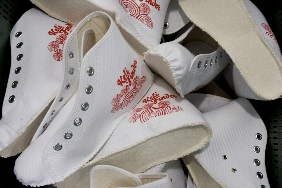 Se fabricaron 10.300 zapatillas que se acabaron en seis horas.