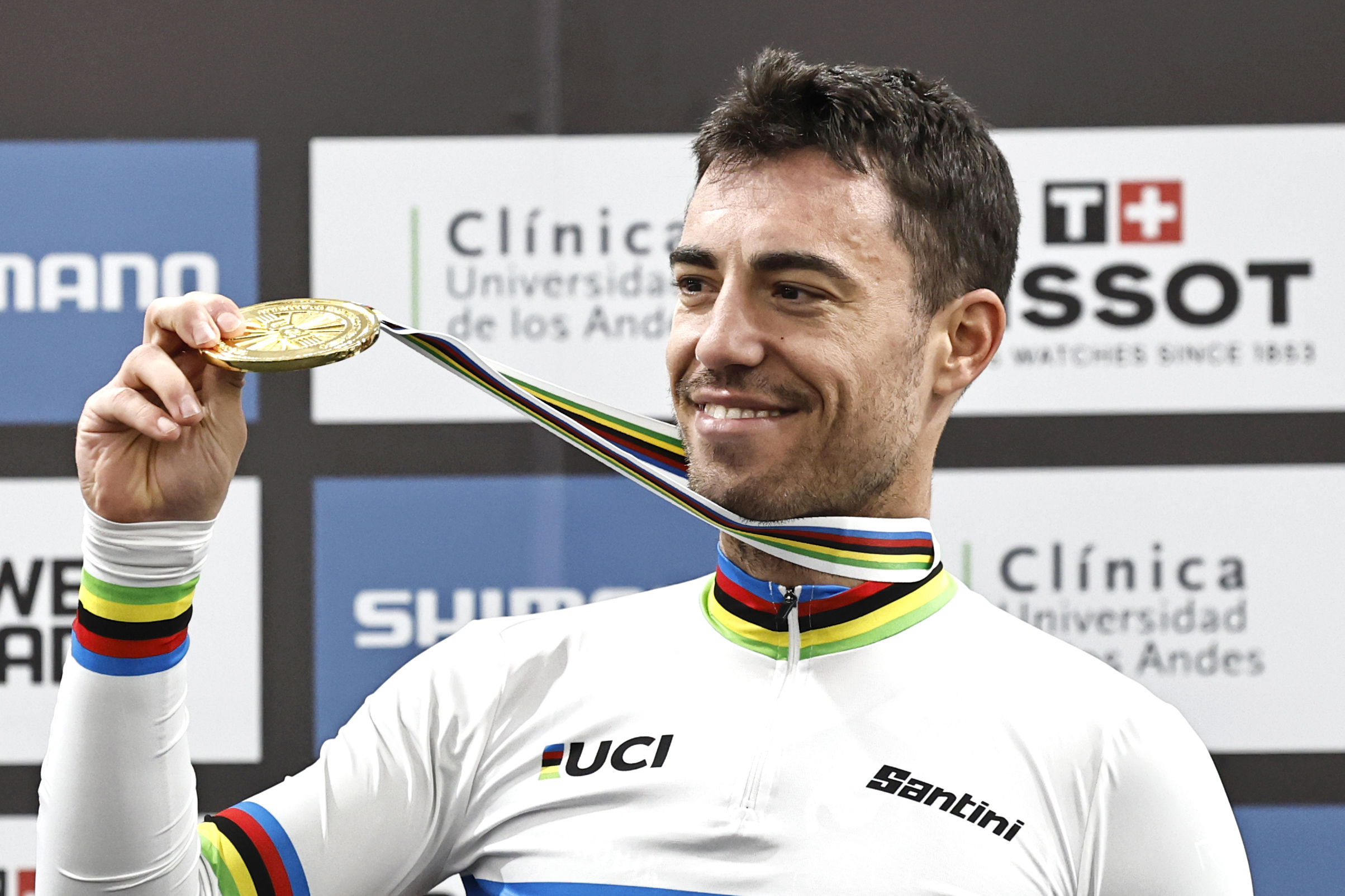 Torrres, con su medalla de oro.